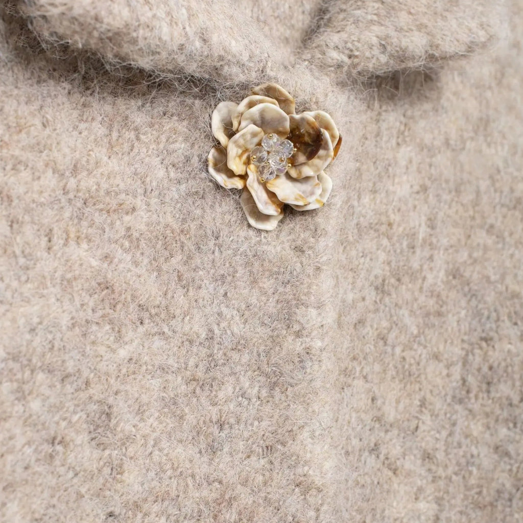 Elegant Knit Cardigan with Floral Buttons for Women – Casual, Office
