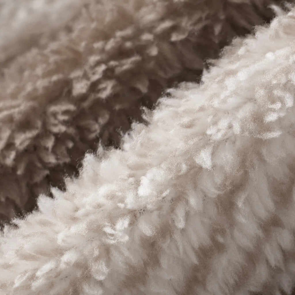 Luxurious Men's Fur Jacket in Velvet-Soft Material – Casual Wear, Winter Fashion