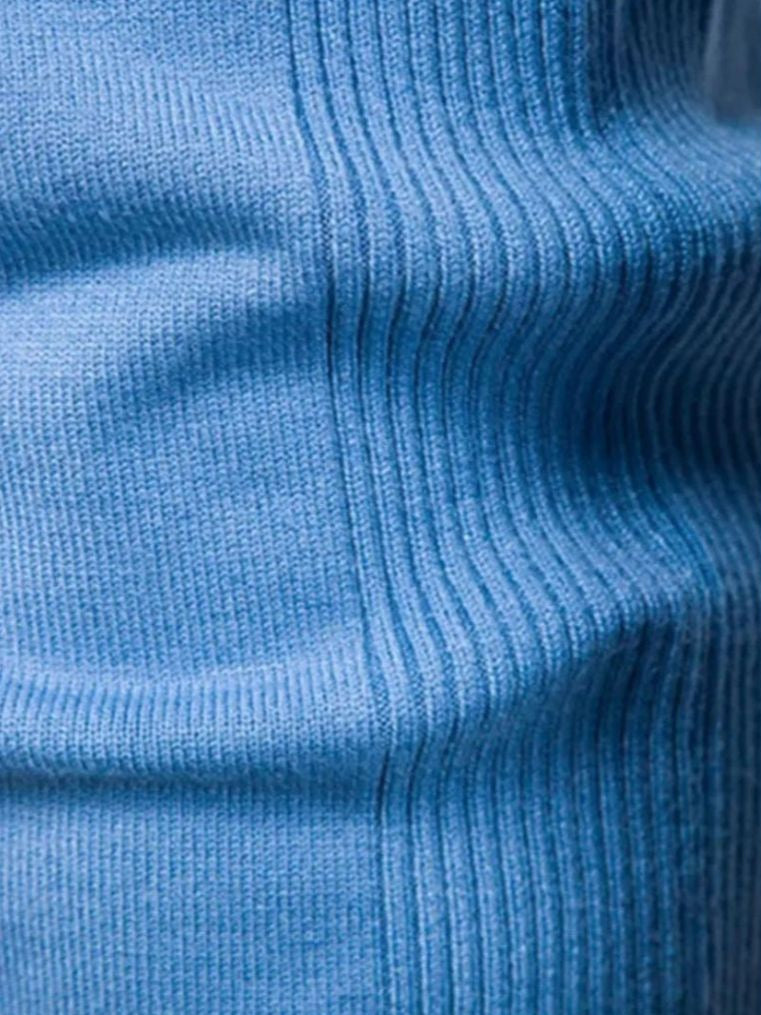 Minimalist Men's Sweater - Elegant, Comfortable – Casual, Office
