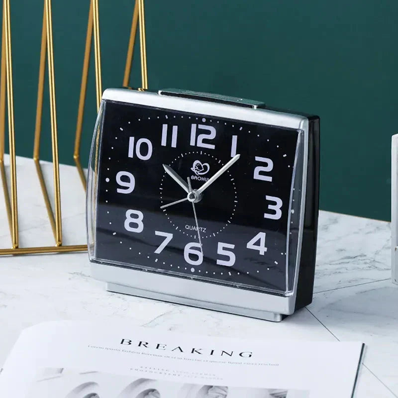 Simple Alarm Clock for Seniors – Easy to Read, Ideal for Home Use