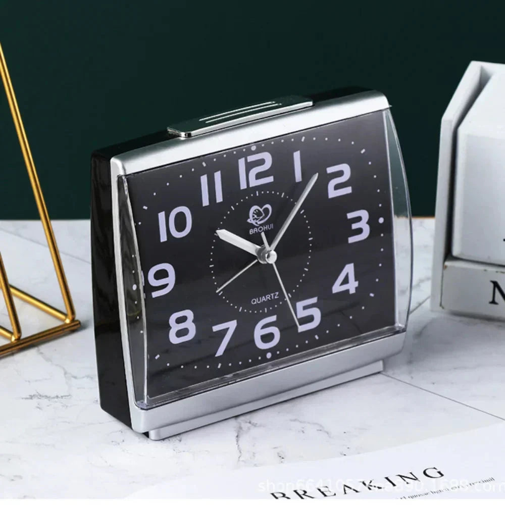 Simple Alarm Clock for Seniors – Easy to Read, Ideal for Home Use